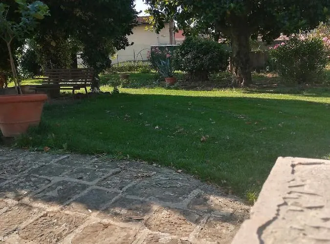 Alle Vecchie Mura Bed and Breakfast Πιστόια