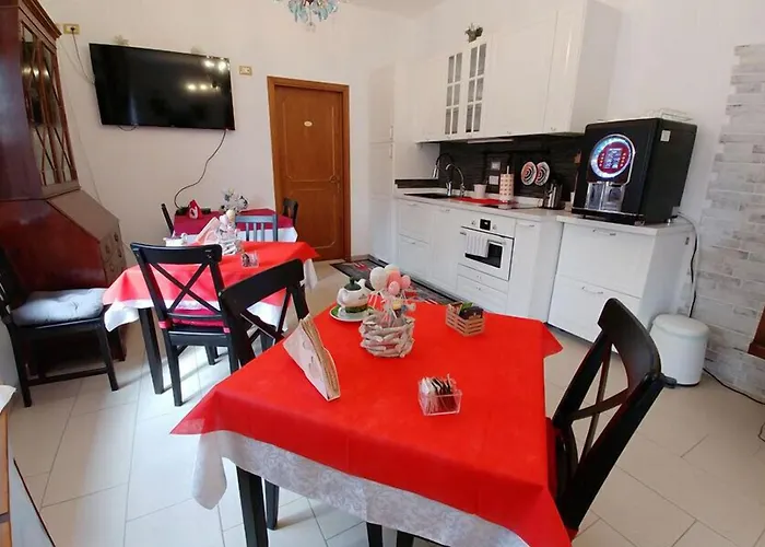 Bed and Breakfast Alle Vecchie Mura 4*