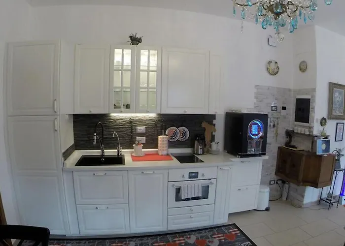 Bed and Breakfast Alle Vecchie Mura 4*